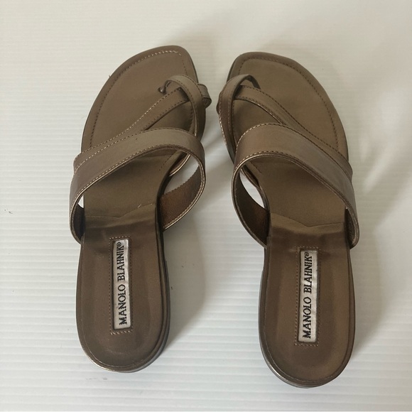 Manolo Blahnik Bronze Susa Leather Flat Sandal size EU 37.5 US 7 - Picture 9 of 10